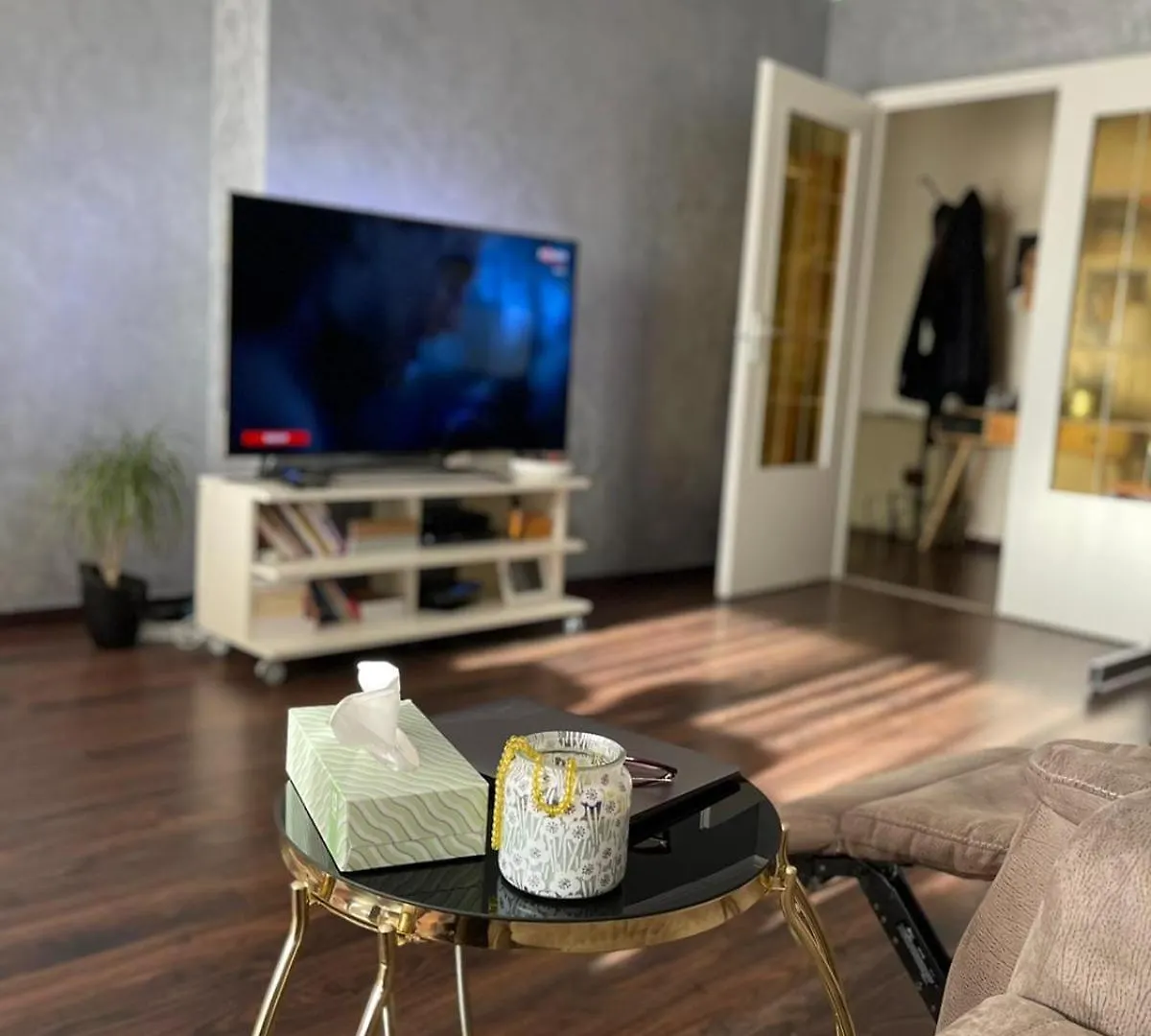 הקונטקטים של Cosy Appartment Near City Center